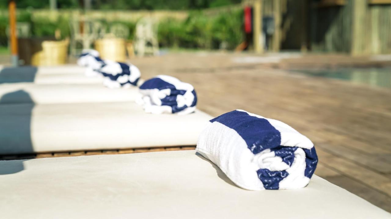 Casagrande Hotel & Beach Club ホセ・イグナシオ エクステリア 写真 A rolled beach towel