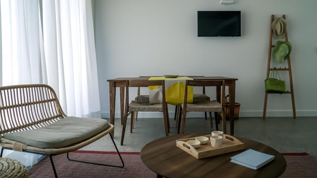 Casagrande Hotel & Beach Club ホセ・イグナシオ エクステリア 写真 A living room in a typical apartment