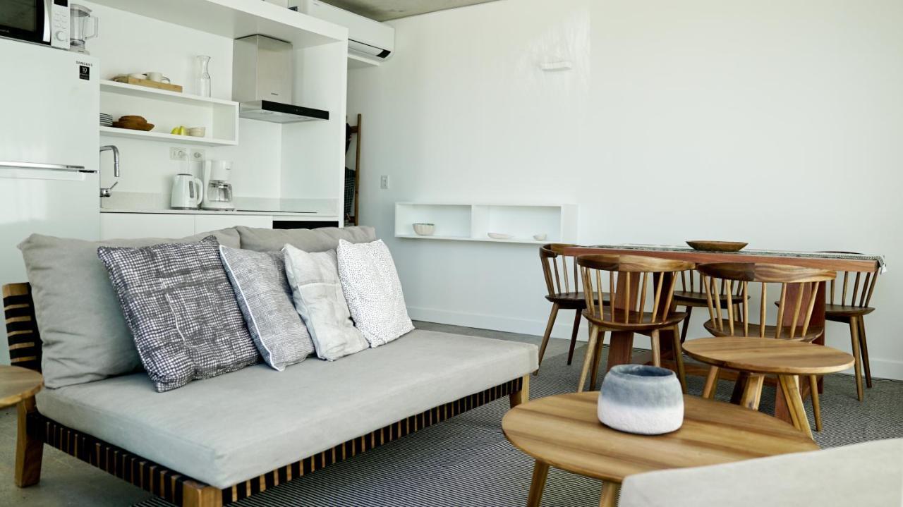 Casagrande Hotel & Beach Club ホセ・イグナシオ エクステリア 写真 A living room in a typical apartment
