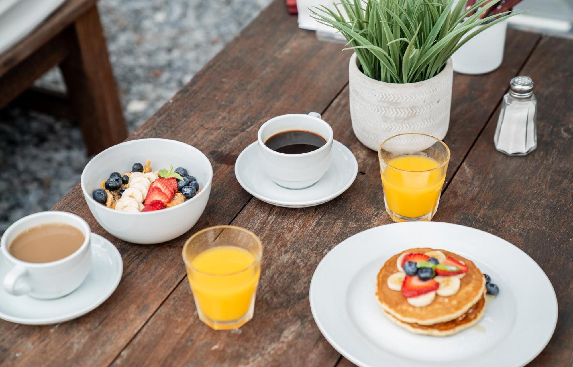 Casagrande Hotel & Beach Club ホセ・イグナシオ エクステリア 写真 A breakfast at the restaurant