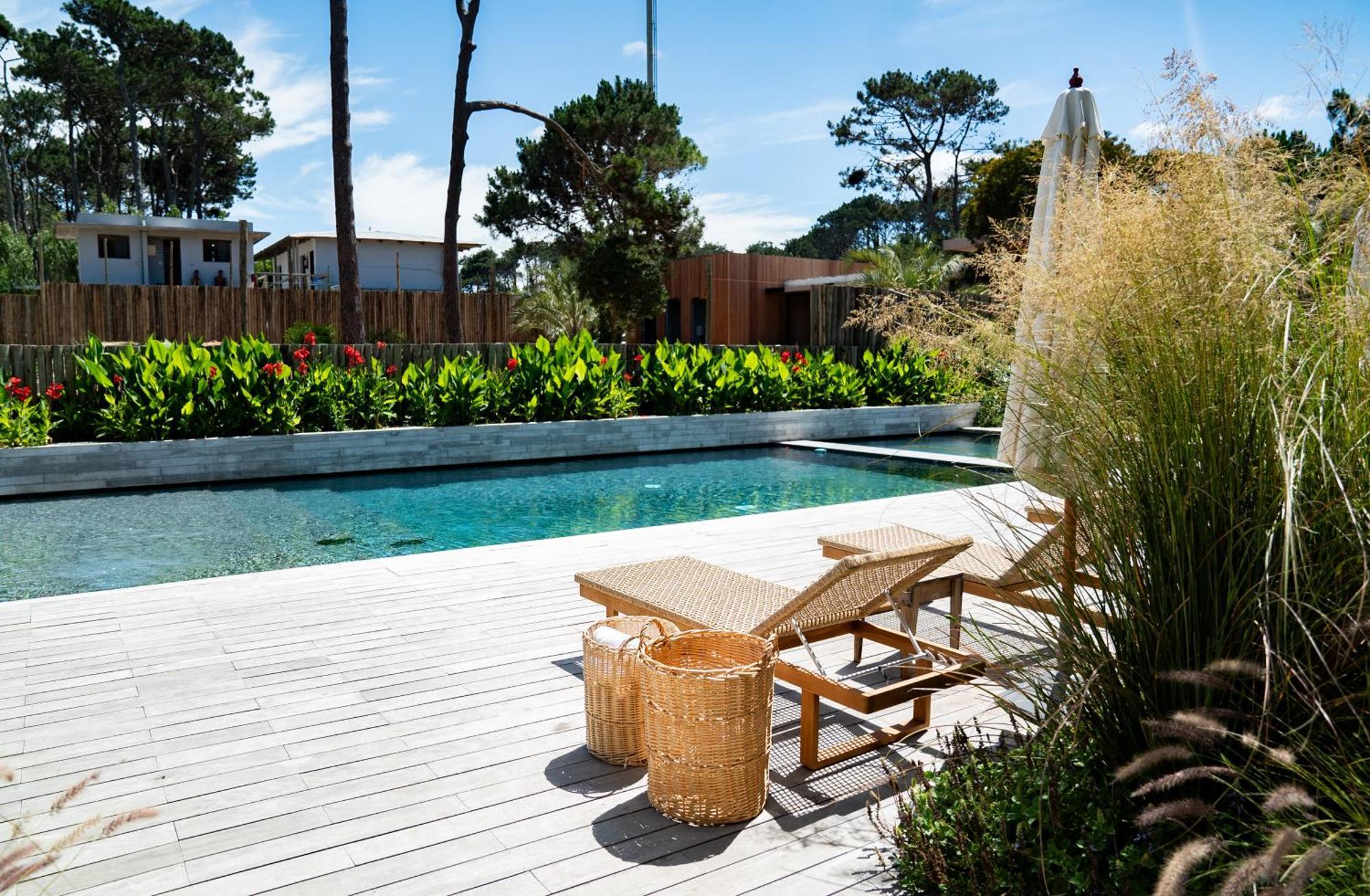 Casagrande Hotel & Beach Club ホセ・イグナシオ エクステリア 写真 The swimming pool at the hotel